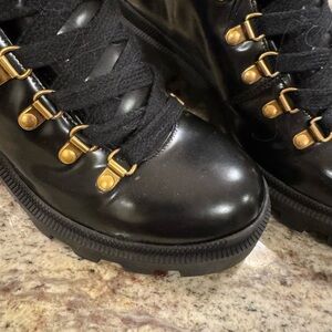 NOT NEW  ❤️Gucci Sylvie Web Boots